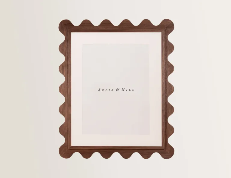 Walnut 16x20 scalloped frame, front view