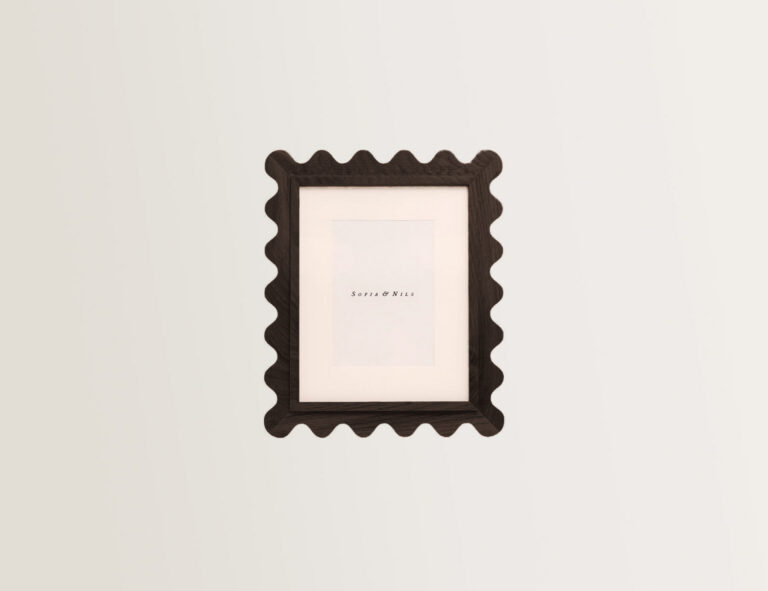 8x10 Elise scallop frame in dark stained walnut