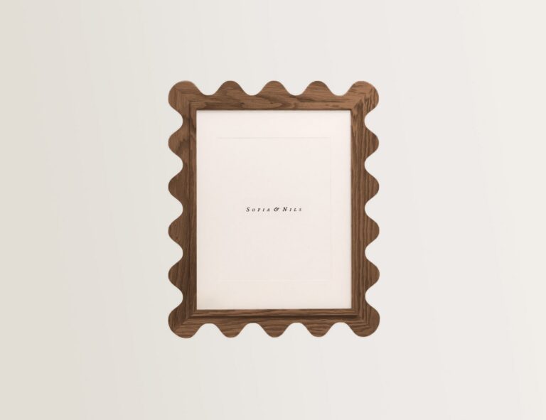 Walnut 11x14 scalloped frame, front view