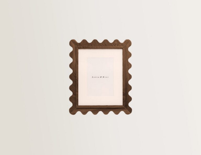 Walnut 8x10 scalloped frame, front view